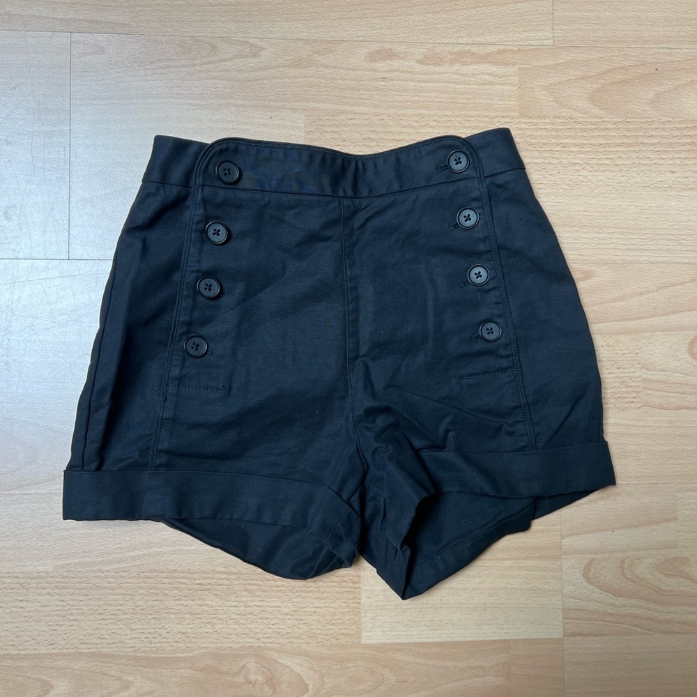 Aritzia Talula high waisted shorts